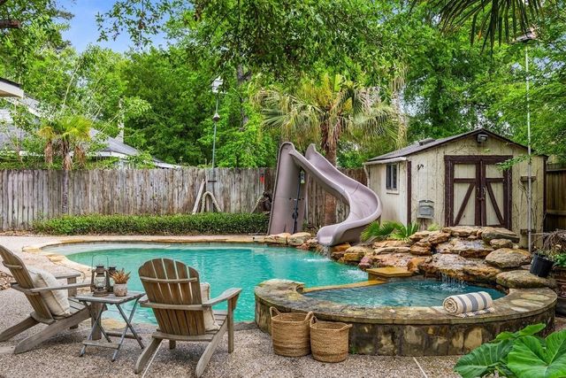 330 Welford Lane, Highlands, TX 77562