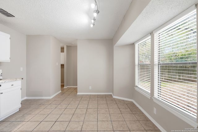 6914 Country Dawn, San Antonio, TX 78240