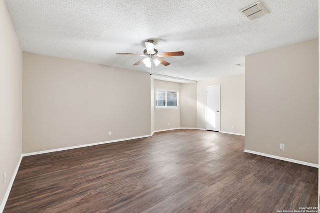 6914 Country Dawn, San Antonio, TX 78240