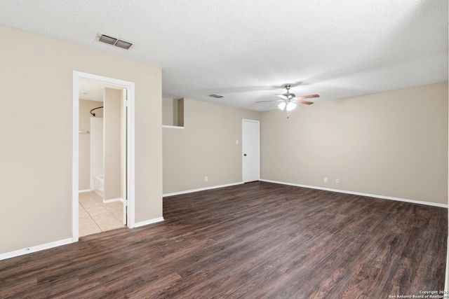 6914 Country Dawn, San Antonio, TX 78240