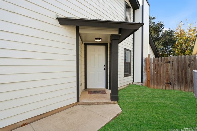 6914 Country Dawn, San Antonio, TX 78240