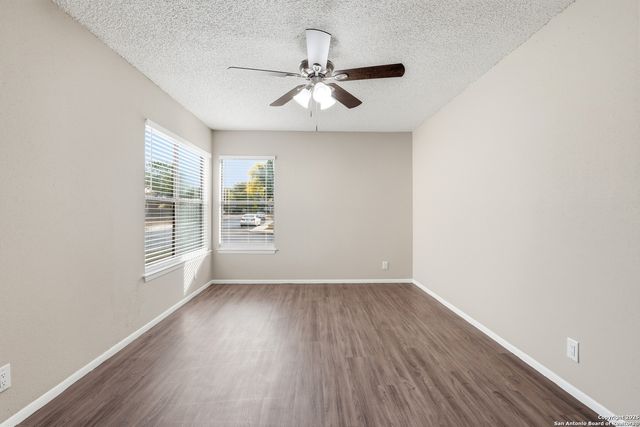 6914 Country Dawn, San Antonio, TX 78240