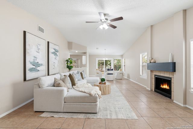 6914 Country Dawn, San Antonio, TX 78240