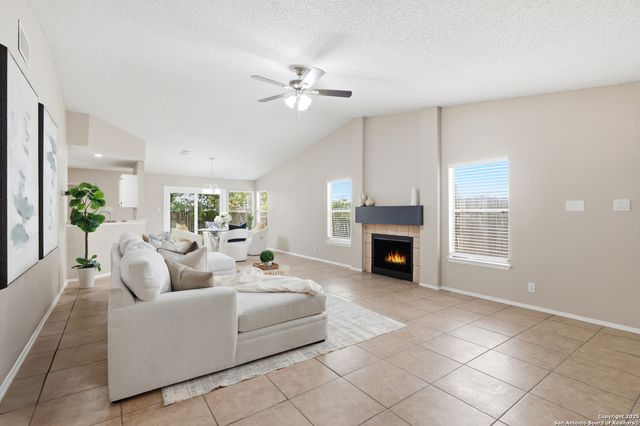 6914 Country Dawn, San Antonio, TX 78240