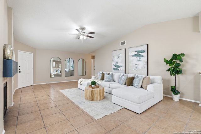 6914 Country Dawn, San Antonio, TX 78240