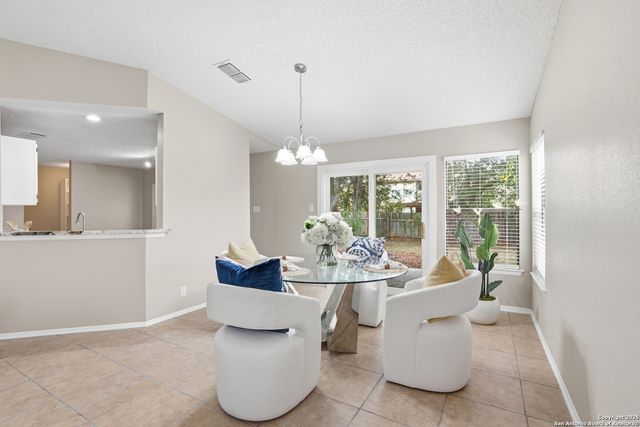 6914 Country Dawn, San Antonio, TX 78240