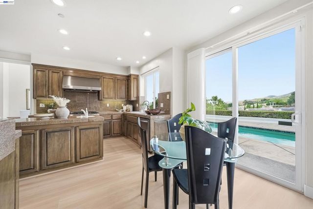 47652 Avalon Heights Ter, Fremont, CA 94539