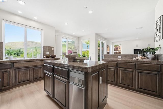 47652 Avalon Heights Ter, Fremont, CA 94539