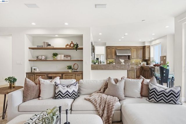 47652 Avalon Heights Ter, Fremont, CA 94539