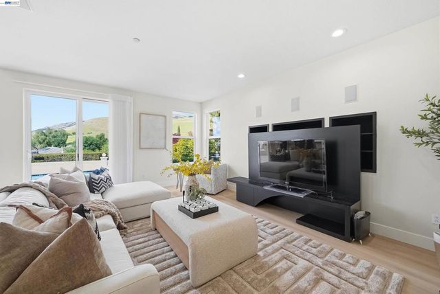 47652 Avalon Heights Ter, Fremont, CA 94539