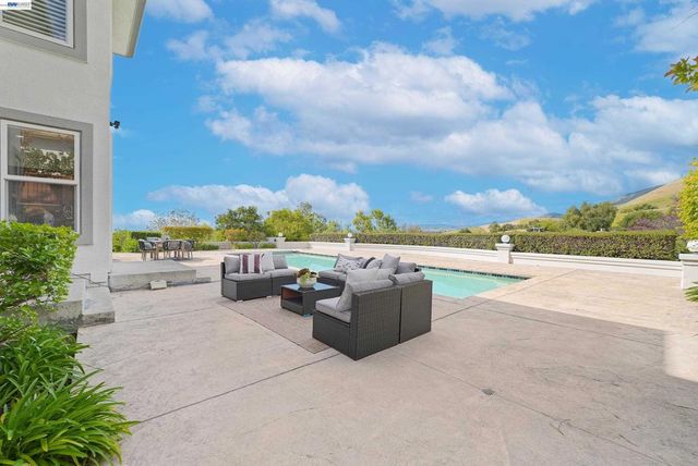 47652 Avalon Heights Ter, Fremont, CA 94539