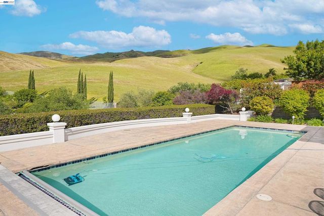 47652 Avalon Heights Ter, Fremont, CA 94539