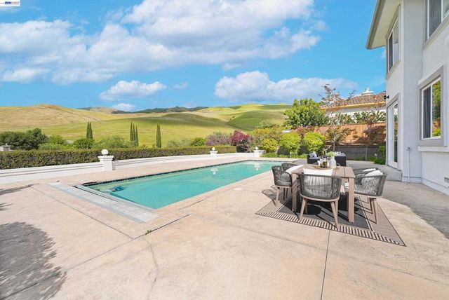 47652 Avalon Heights Ter, Fremont, CA 94539