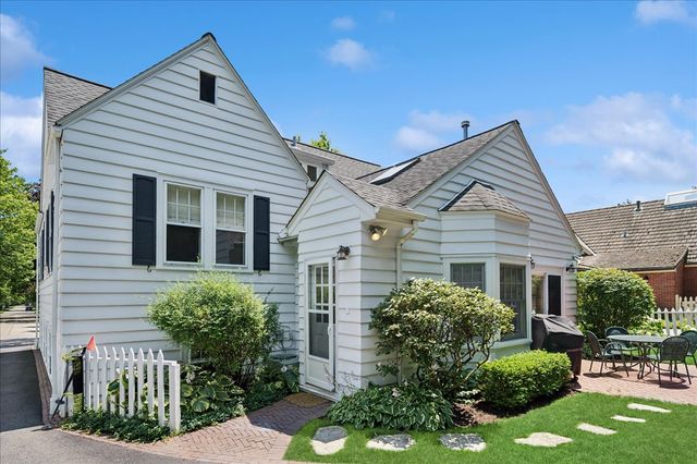 420 Brier Street, Kenilworth, IL 60043