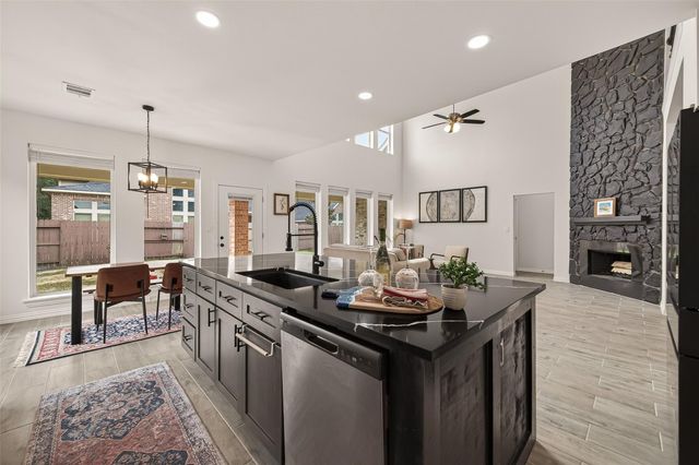 4423 Parkwater Cove Court SE, Sugar Land, TX 77479