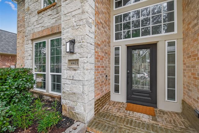 4423 Parkwater Cove Court SE, Sugar Land, TX 77479
