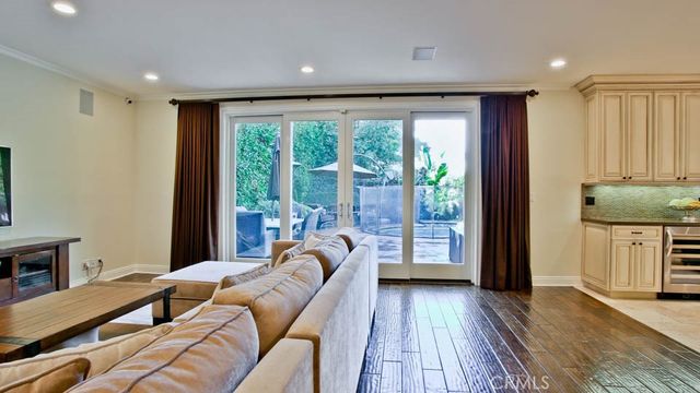 4461 Stern Avenue, Sherman Oaks, CA 91423