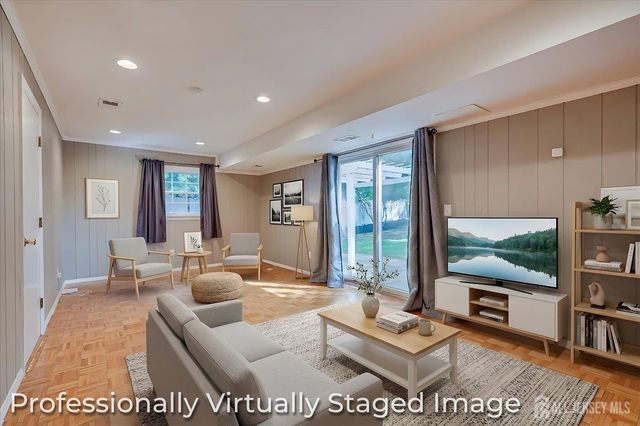 4 Augusta Court, Edison, NJ 08820