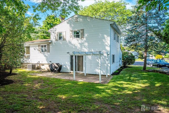 4 Augusta Court, Edison, NJ 08820