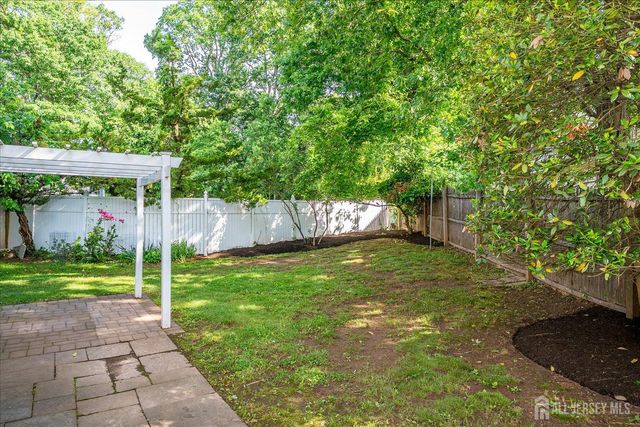 4 Augusta Court, Edison, NJ 08820