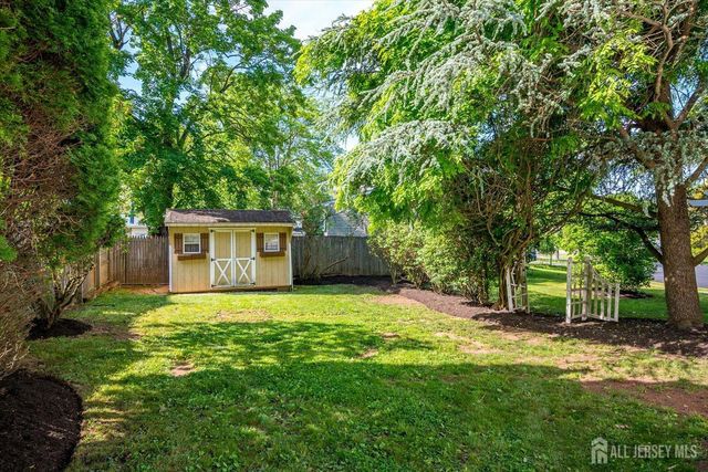 4 Augusta Court, Edison, NJ 08820