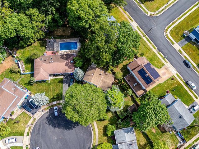 4 Augusta Court, Edison, NJ 08820