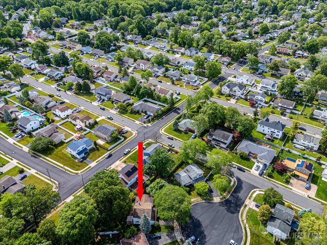 4 Augusta Court, Edison, NJ 08820