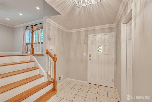 4 Augusta Court, Edison, NJ 08820
