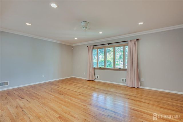 4 Augusta Court, Edison, NJ 08820