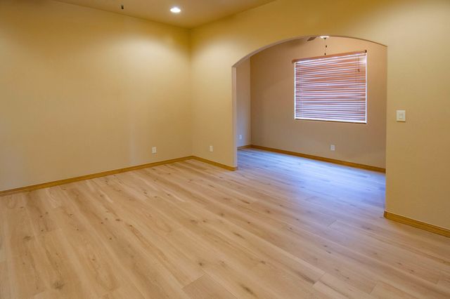 1301 Valle Lane NW, Albuquerque, NM 87107