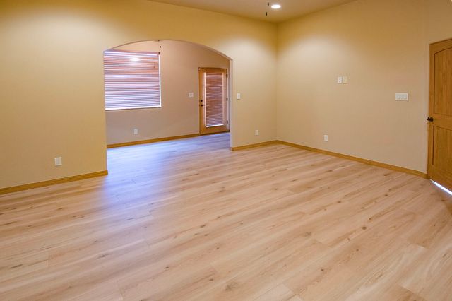 1301 Valle Lane NW, Albuquerque, NM 87107