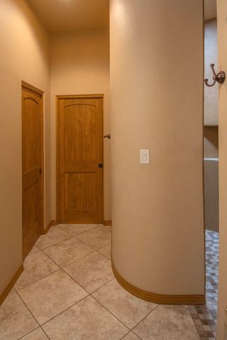 1301 Valle Lane NW, Albuquerque, NM 87107
