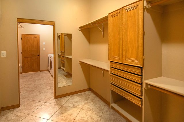 1301 Valle Lane NW, Albuquerque, NM 87107