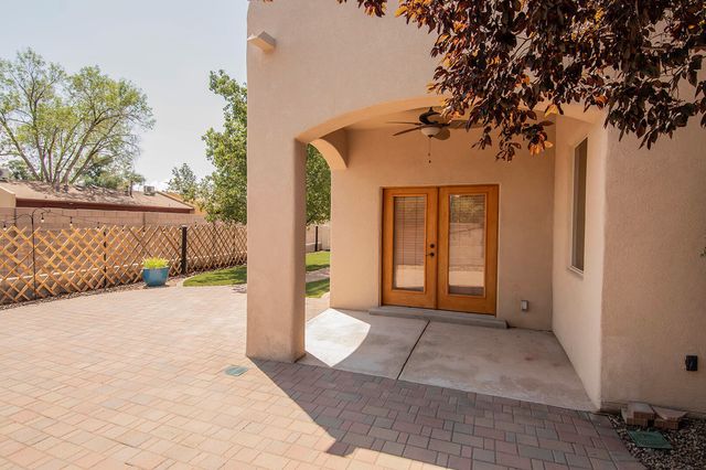 1301 Valle Lane NW, Albuquerque, NM 87107