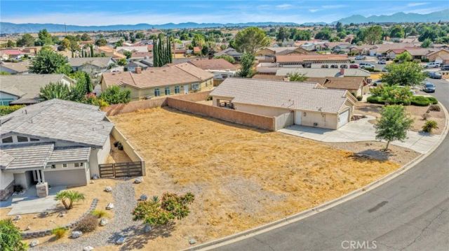 12977 Briarcliff, Victorville, CA 92395