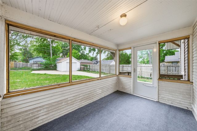 1716 E 14th Street, Des Moines, IA 50316