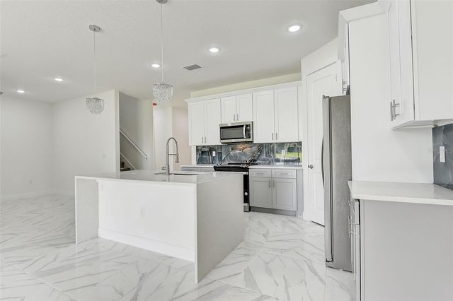 3889 WALKER ROAD, Apopka, FL 32703