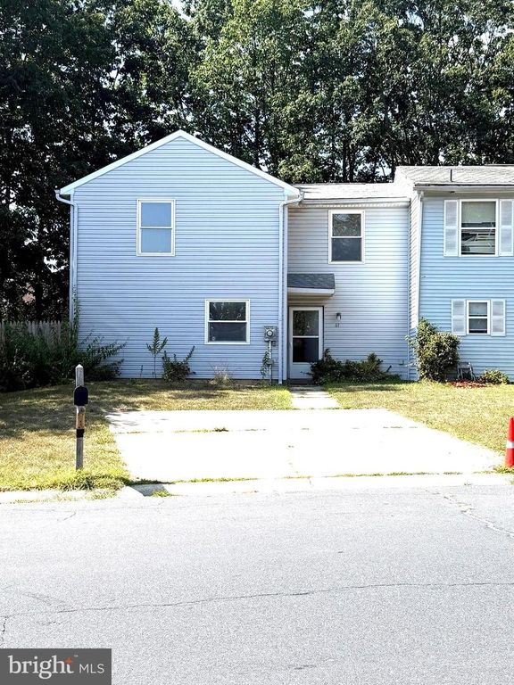 61 EDINSHIRE RD, Sicklerville, NJ 08081