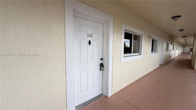 3452 Cypress Trail 203, West Palm Beach, FL 33417