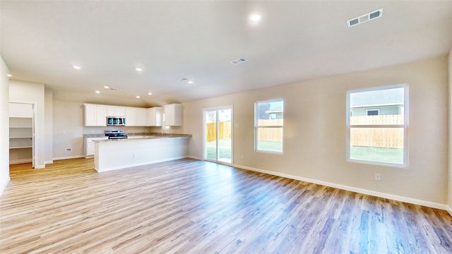 111 Annabelle Street, Cleburne, TX 76031