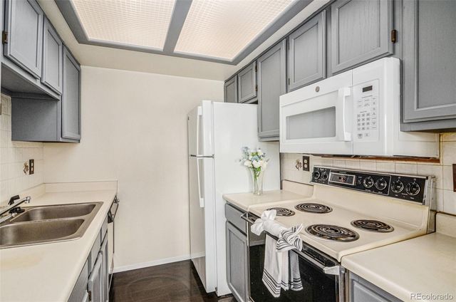 19192 E Wyoming Place 105, Aurora, CO 80017