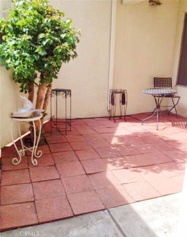 18526 Mayall I, Northridge, CA 91324