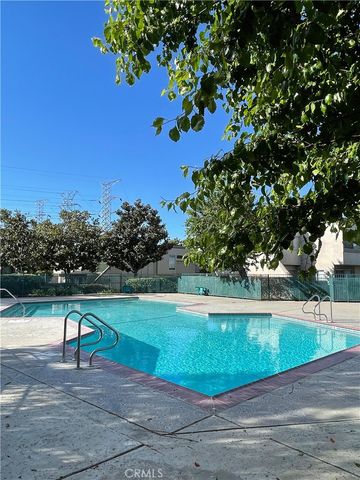 18526 Mayall I, Northridge, CA 91324