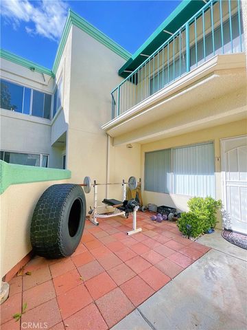 18526 Mayall I, Northridge, CA 91324