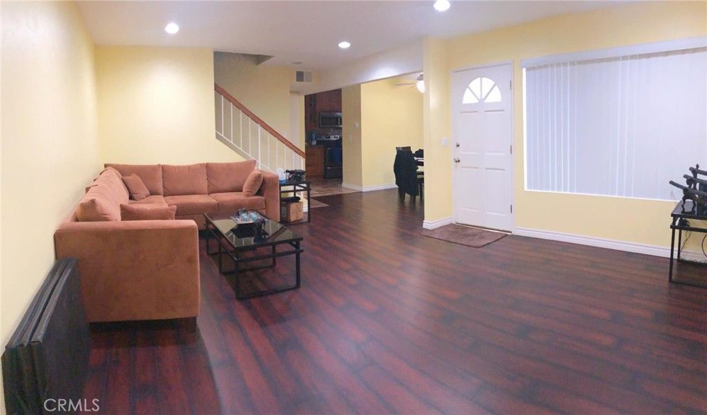 18526 Mayall I, Northridge, CA 91324