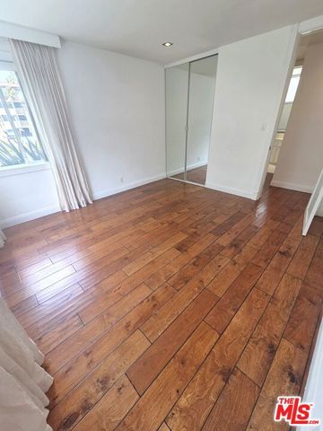 142 San Vicente Boulevard B, Santa Monica, CA 90402