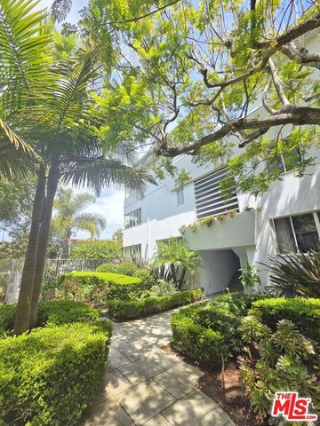142 San Vicente Boulevard B, Santa Monica, CA 90402