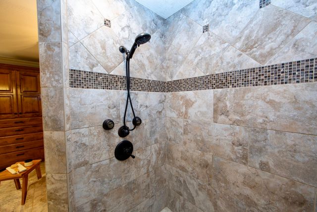 5115 S Castlewood Drive, Springfield, MO 65804