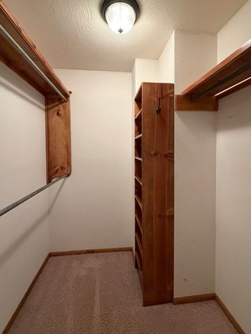 5115 S Castlewood Drive, Springfield, MO 65804