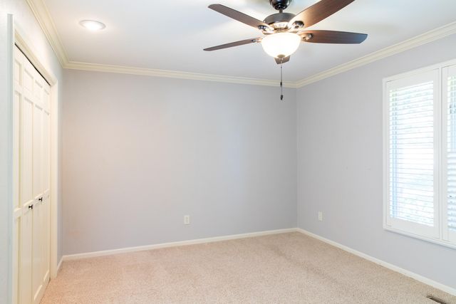 5115 S Castlewood Drive, Springfield, MO 65804